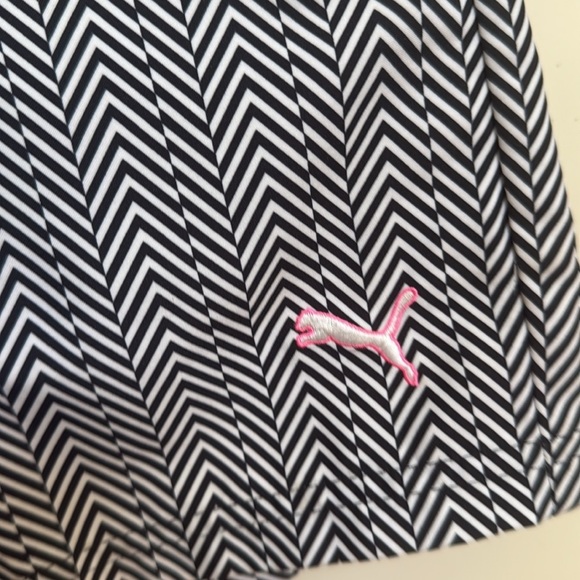 Puma Sport Lifestyle black white zigzag athletic golf shorts Women's Size 6 - Picture 3 of 5